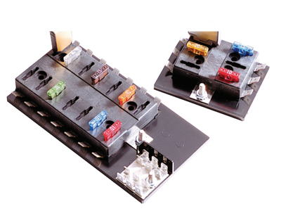 15600系列車用保險(xiǎn)絲盒 15600-04-20 15600-12-20 15600-20-21 15600-06-20 15600-08-20 15600-04-10,15600-04-00,15600-04-01,15600-04-11,15600-04-20,15600-04-21,15600-20-10,15600-20-11,15600-20-21,15600-20-20,15602-04/04-11,15602-04/04-10,15602-04/04-20,15602-04/04-21,15602-04/04-00,15602-04/04-01,15602-16/16-11,15602-16/16-10